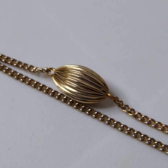 Vintage Red Pendant Necklace 23.5 Inches - Picture 6 of 15